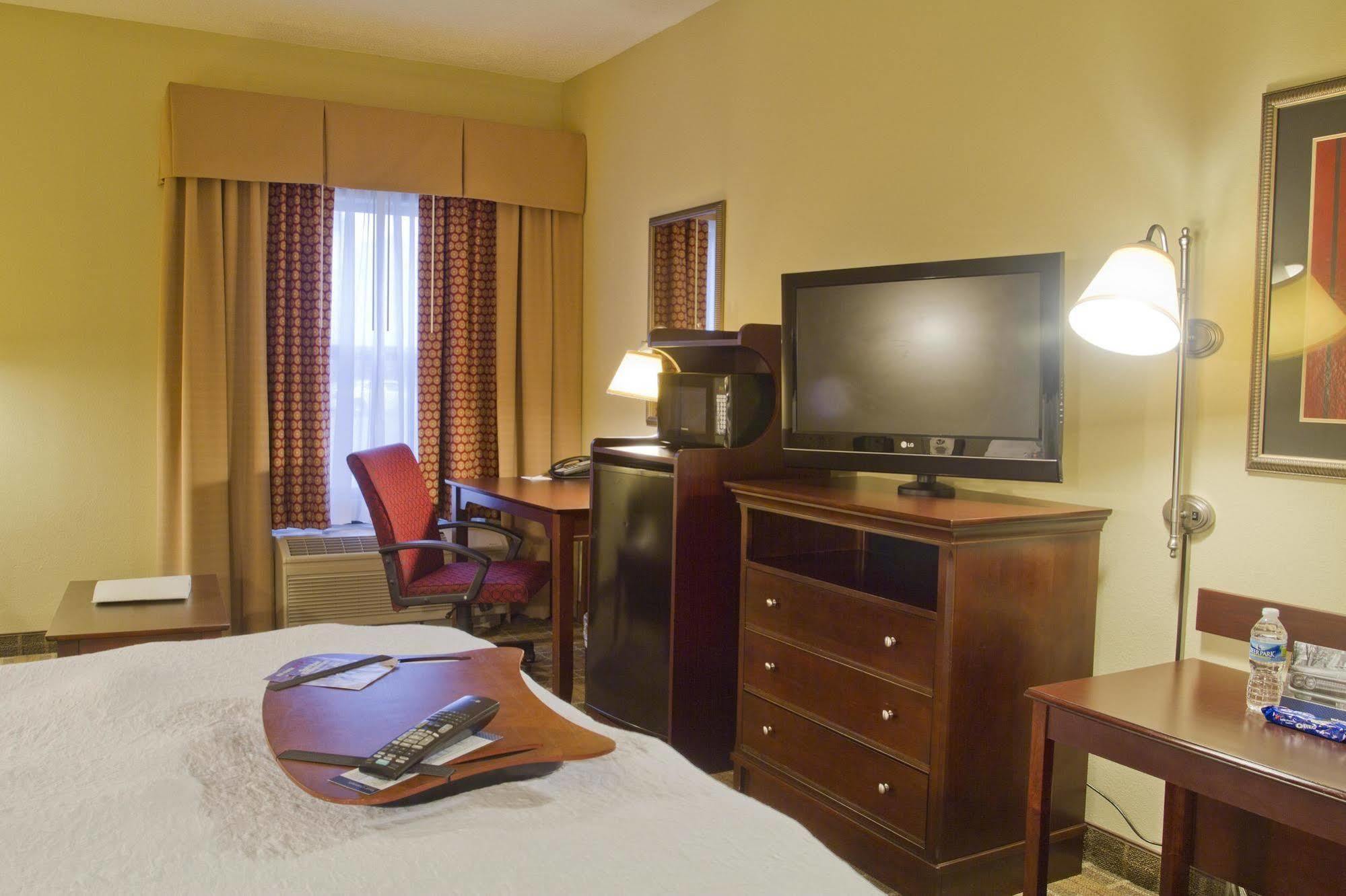Hampton Inn Charlotte Monroe Bilik gambar