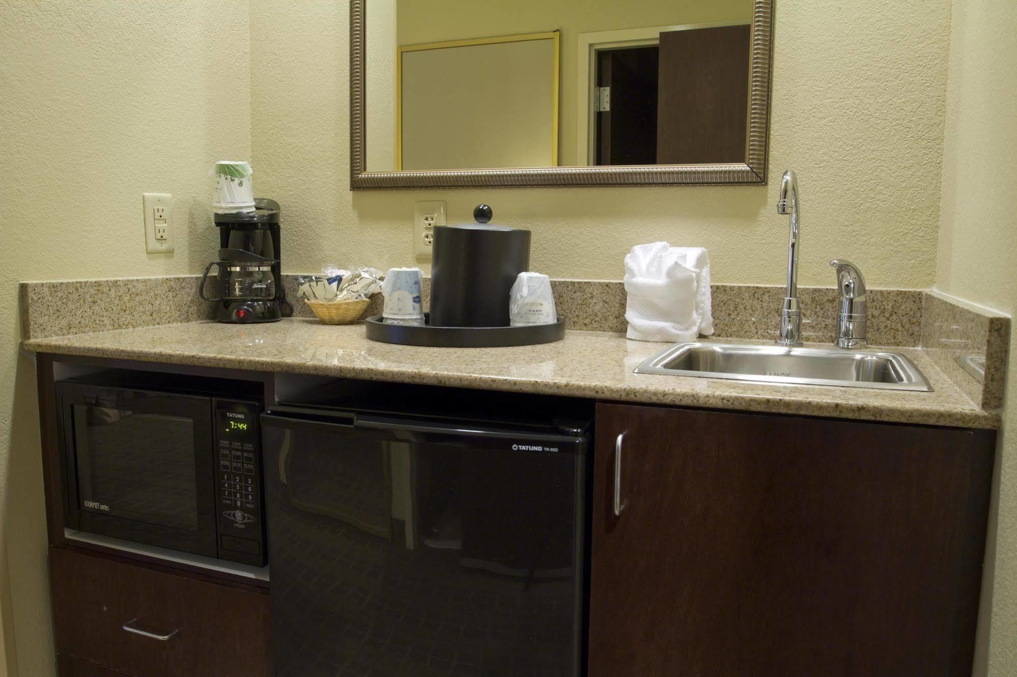 Hampton Inn Charlotte Monroe Bilik gambar